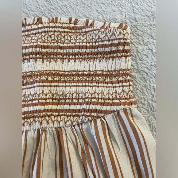 Torrid brand new strapless top size 0X - Picture 9 of 13